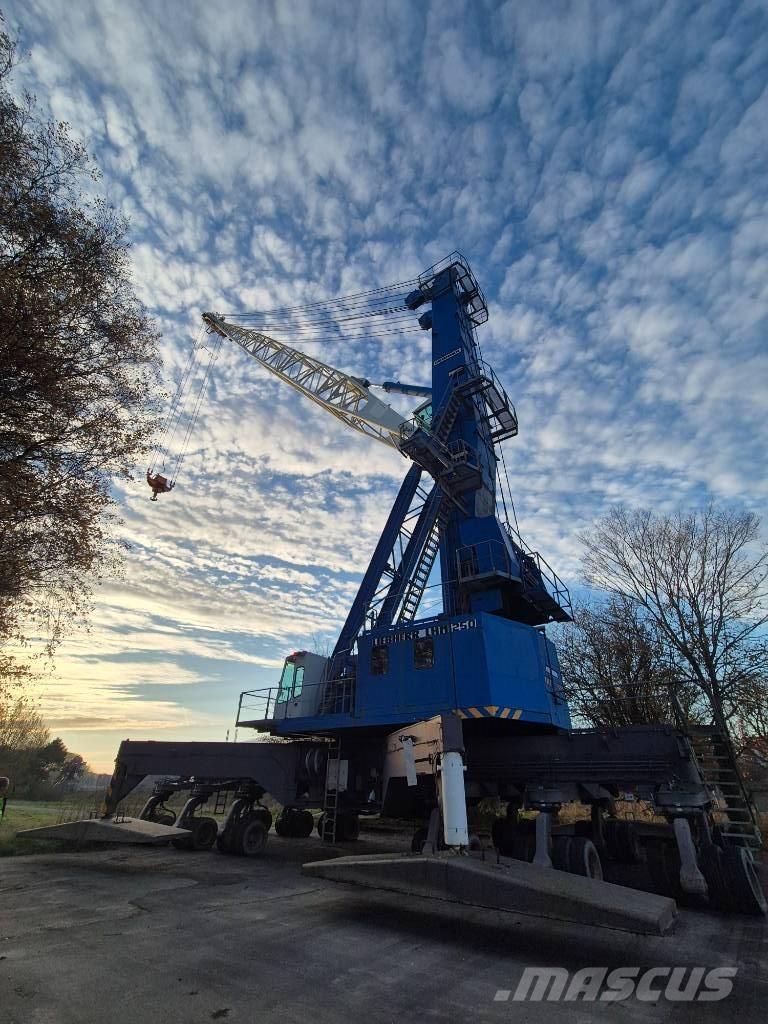 Liebherr LHM 250 Macarale port