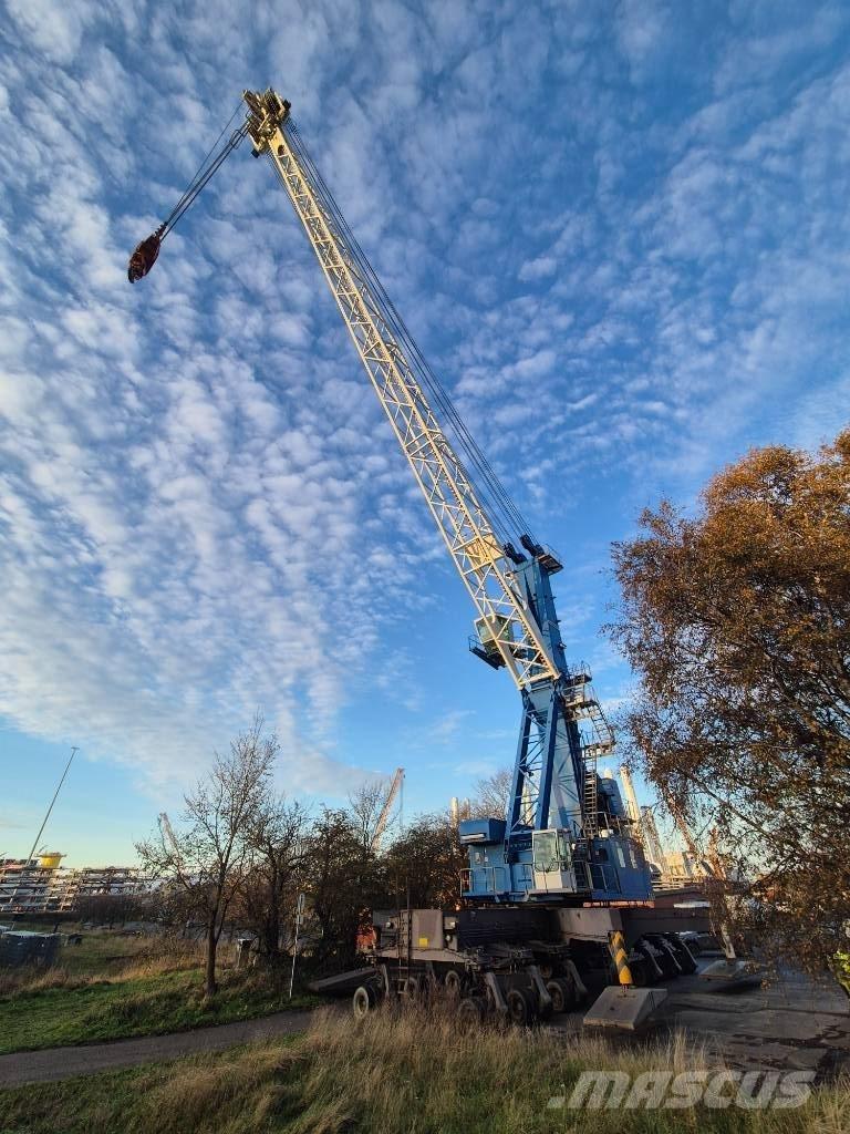 Liebherr LHM 250 Macarale port