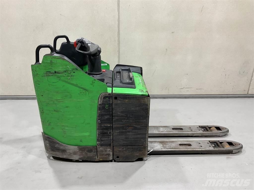 Cesab P320 Transpaleta cu platforma