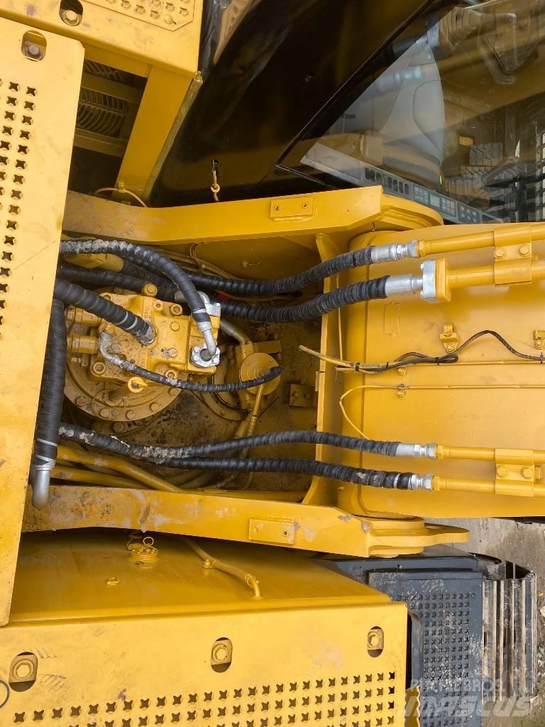 CAT 330 D Excavatoare pe șenile
