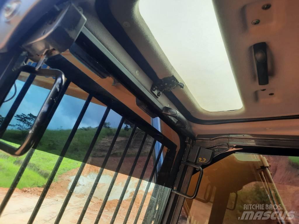 Komatsu PC130 Excavatoare pe șenile
