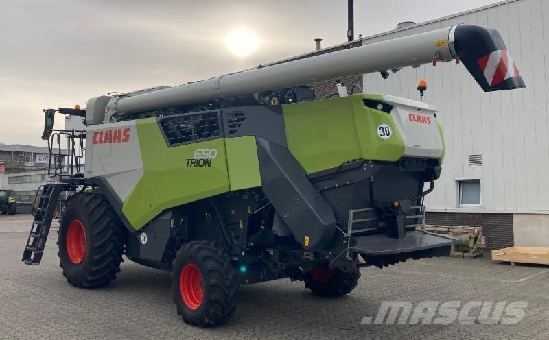 CLAAS TRION 650 Combine de secerat