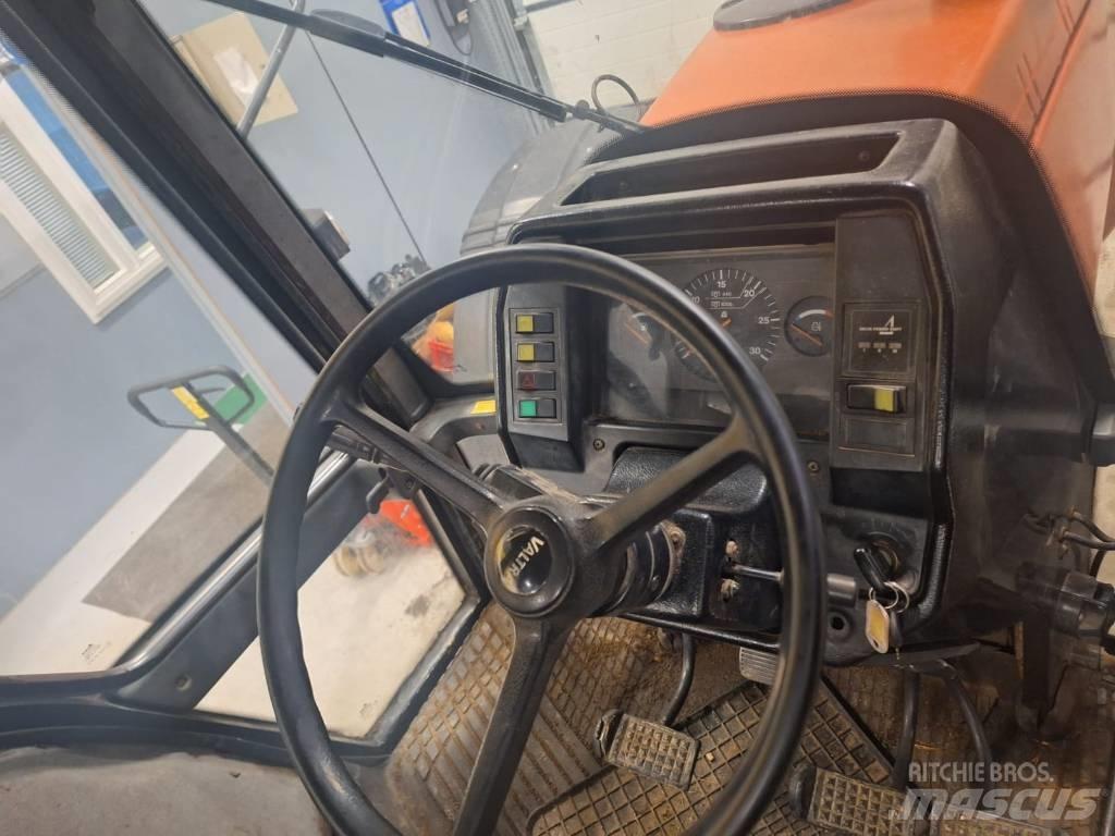 Valtra Valmet 8100E Tractoare