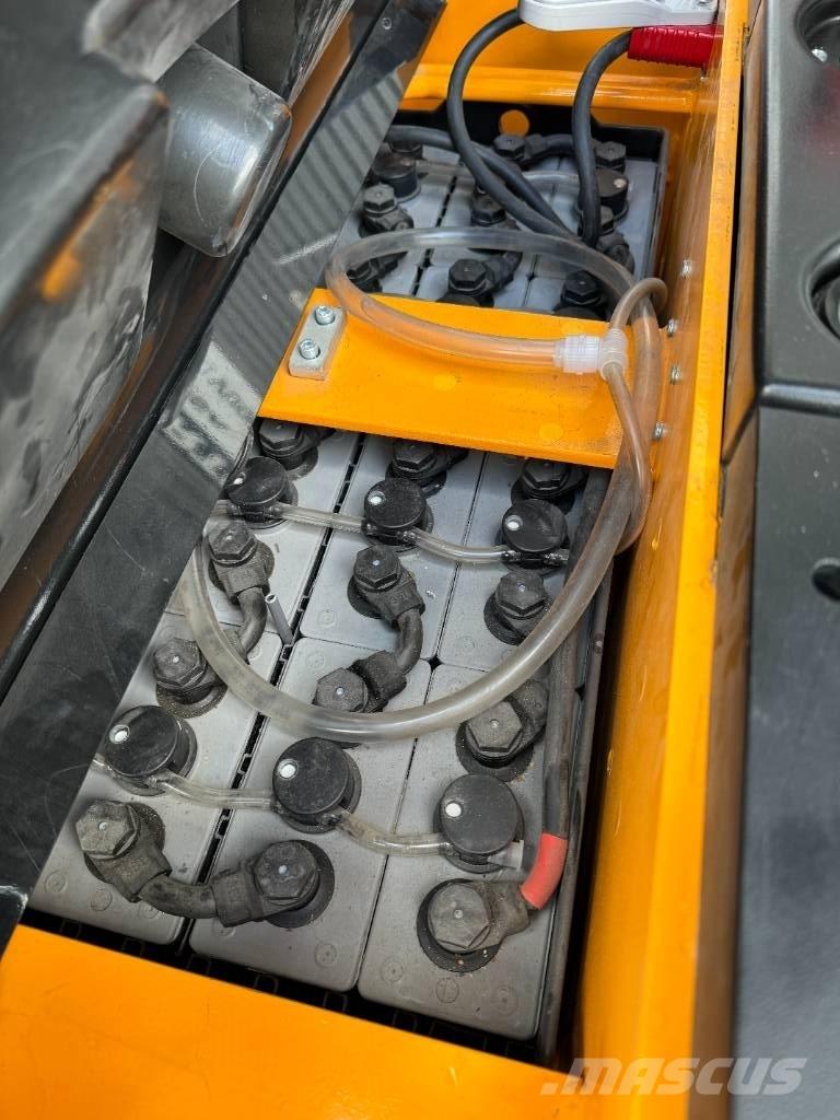 Hyundai 15ESR Transpaleti autopropulsanti