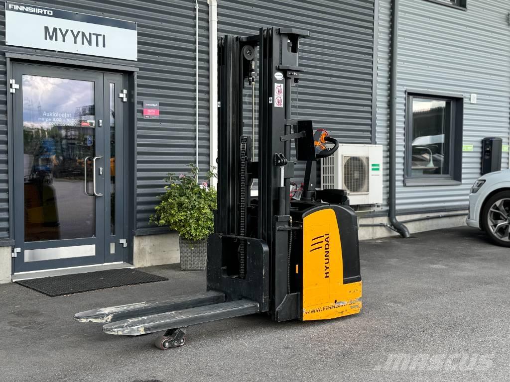 Hyundai 15ESR Transpaleti autopropulsanti