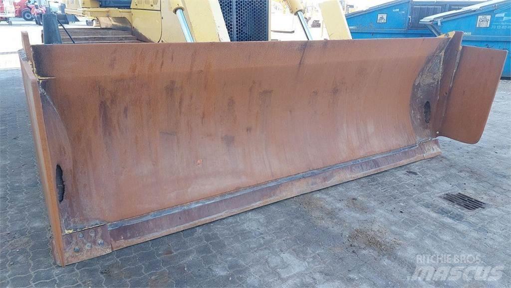 Komatsu D65PX-18 Buldozere pe senile