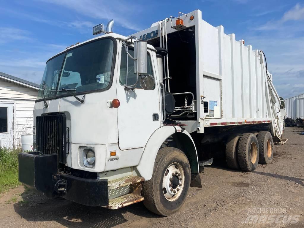 Volvo WX64 Camion de deseuri