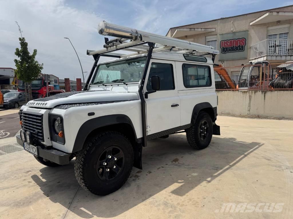 Land Rover Defender Masini