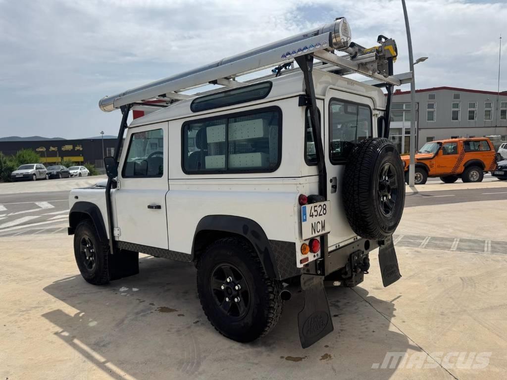 Land Rover Defender Masini