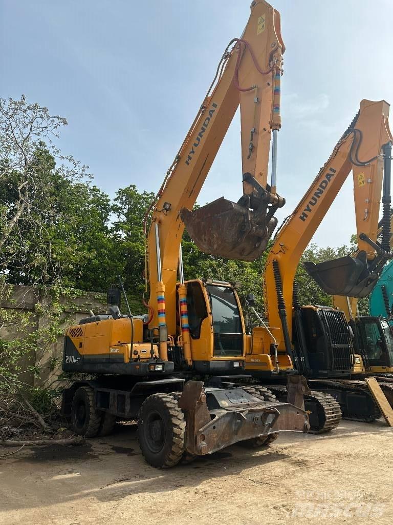 Hyundai R210W-9 Excavatoare cu roti