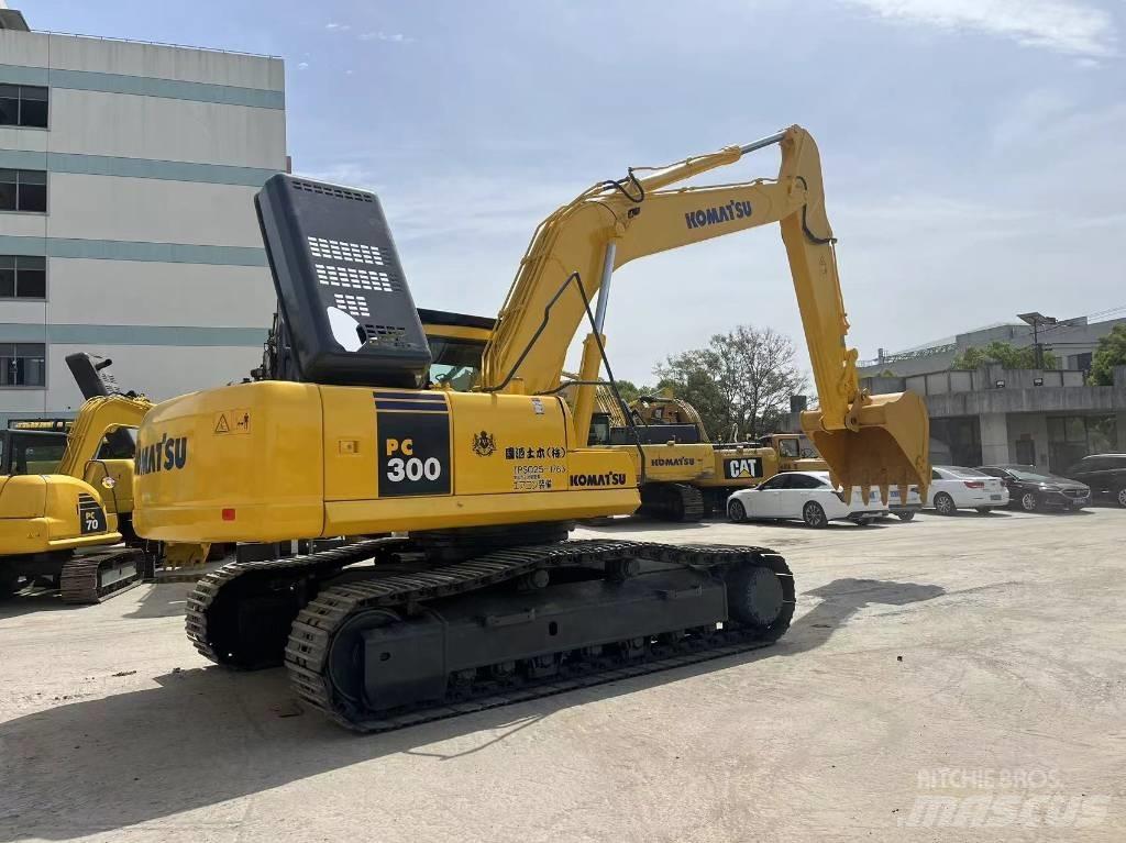 Komatsu PC 300 Excavatoare pe șenile
