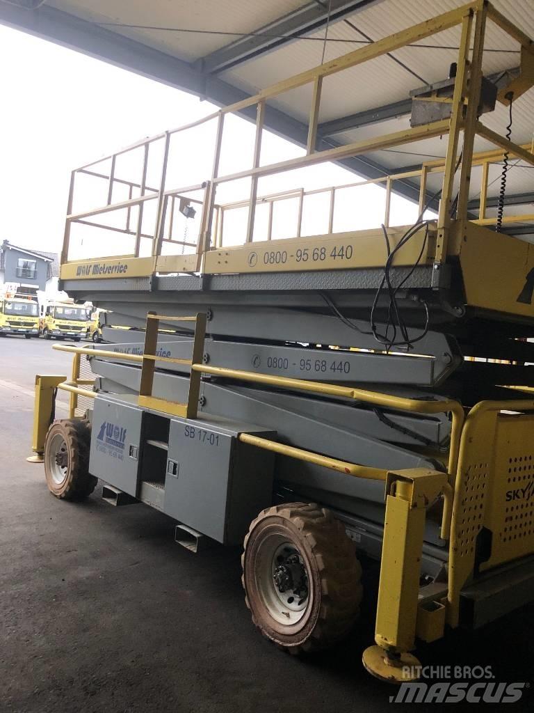 SkyJack SJ 9250 RT Platforme foarfeca