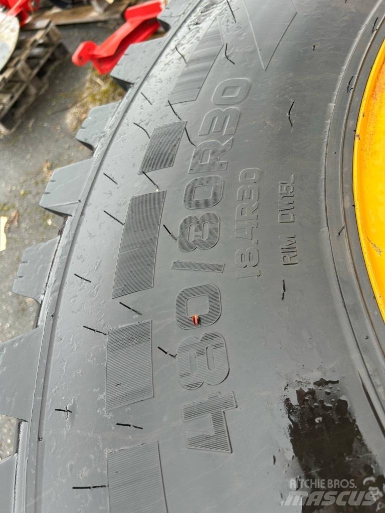 JCB 4220 FASTRAC Tractoare