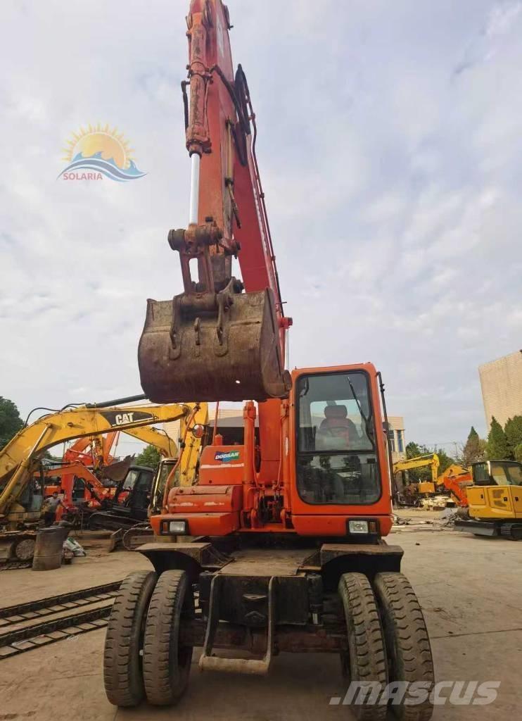 Doosan DH 150 W-7 Excavatoare cu roti
