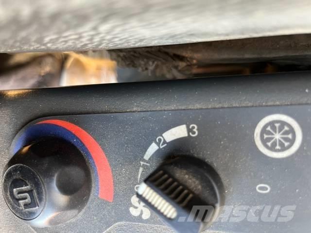 Komatsu PC 75 Excavatoare 7t - 12t