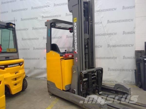 Jungheinrich ETV 325 Stivuitor cu catarg retractabil