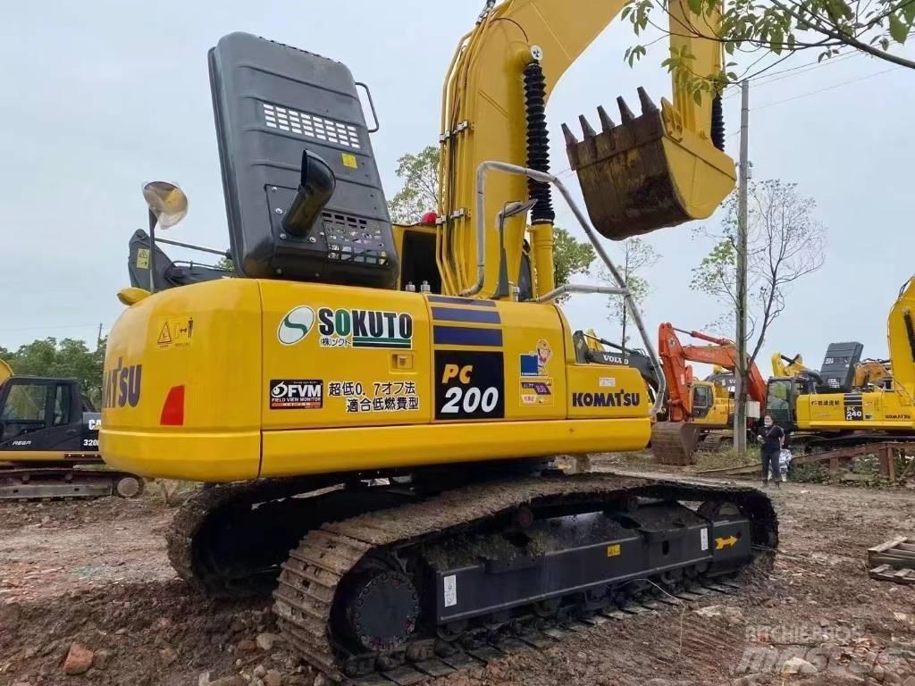 Komatsu 200-8 Excavatoare pe șenile
