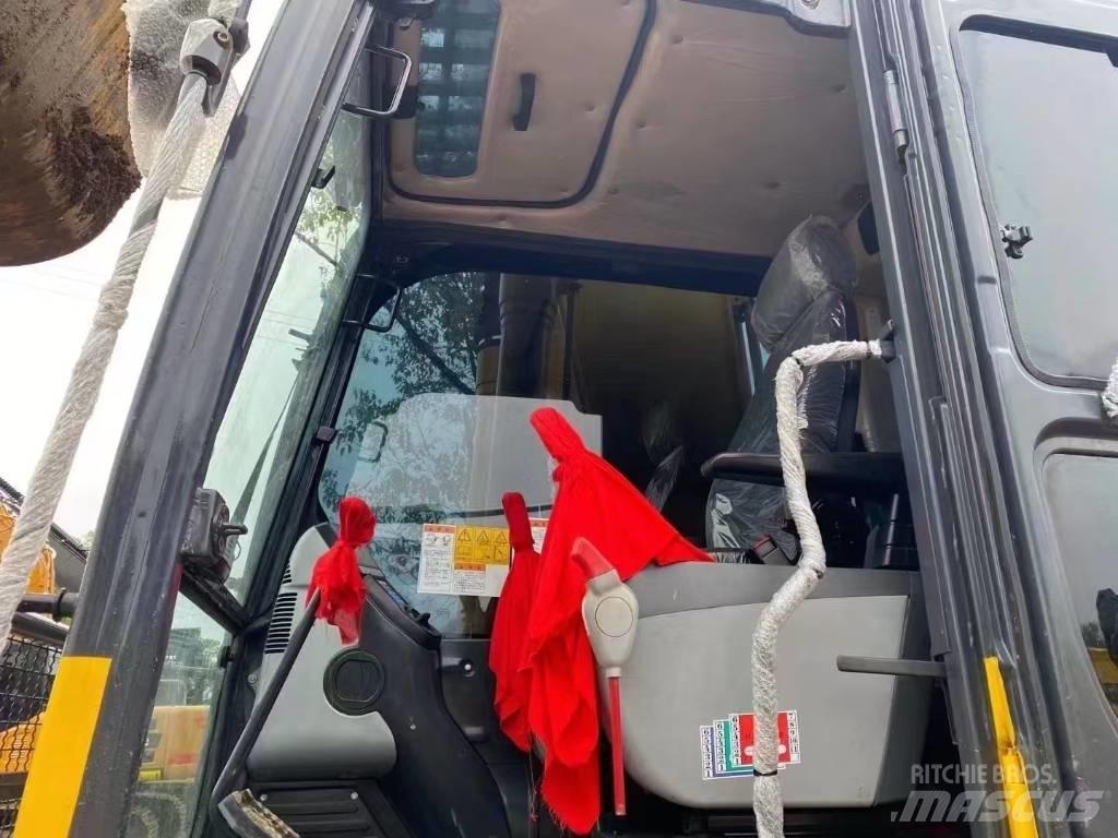 Komatsu 200-8 Excavatoare pe șenile
