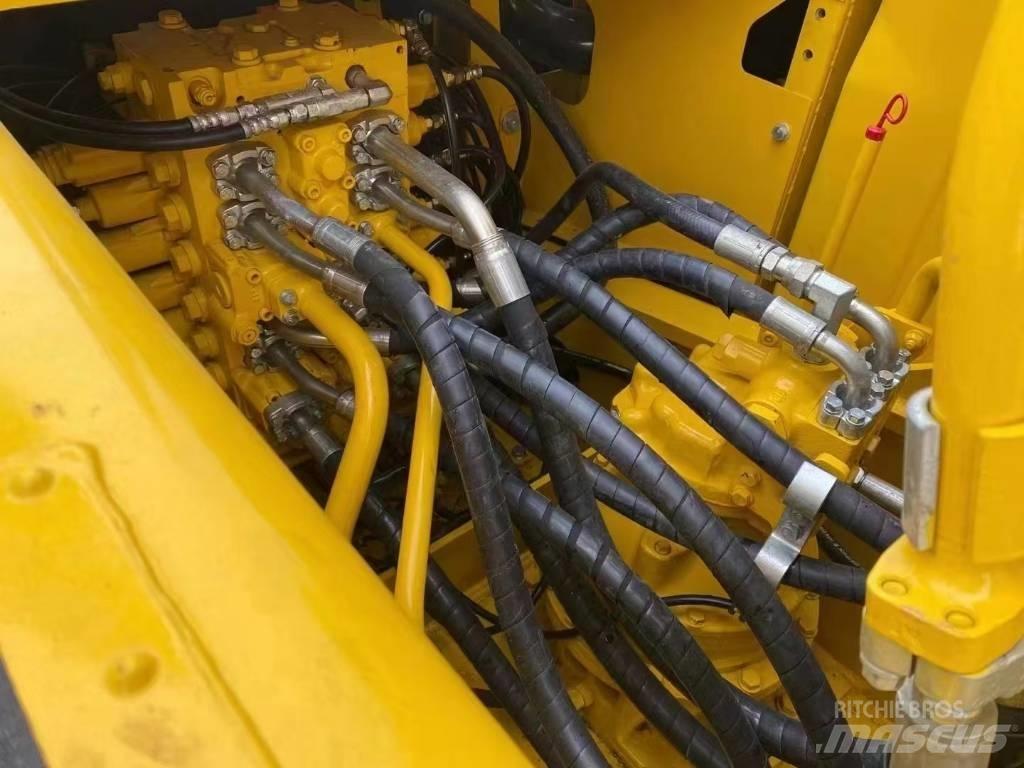 Komatsu 200-8 Excavatoare pe șenile
