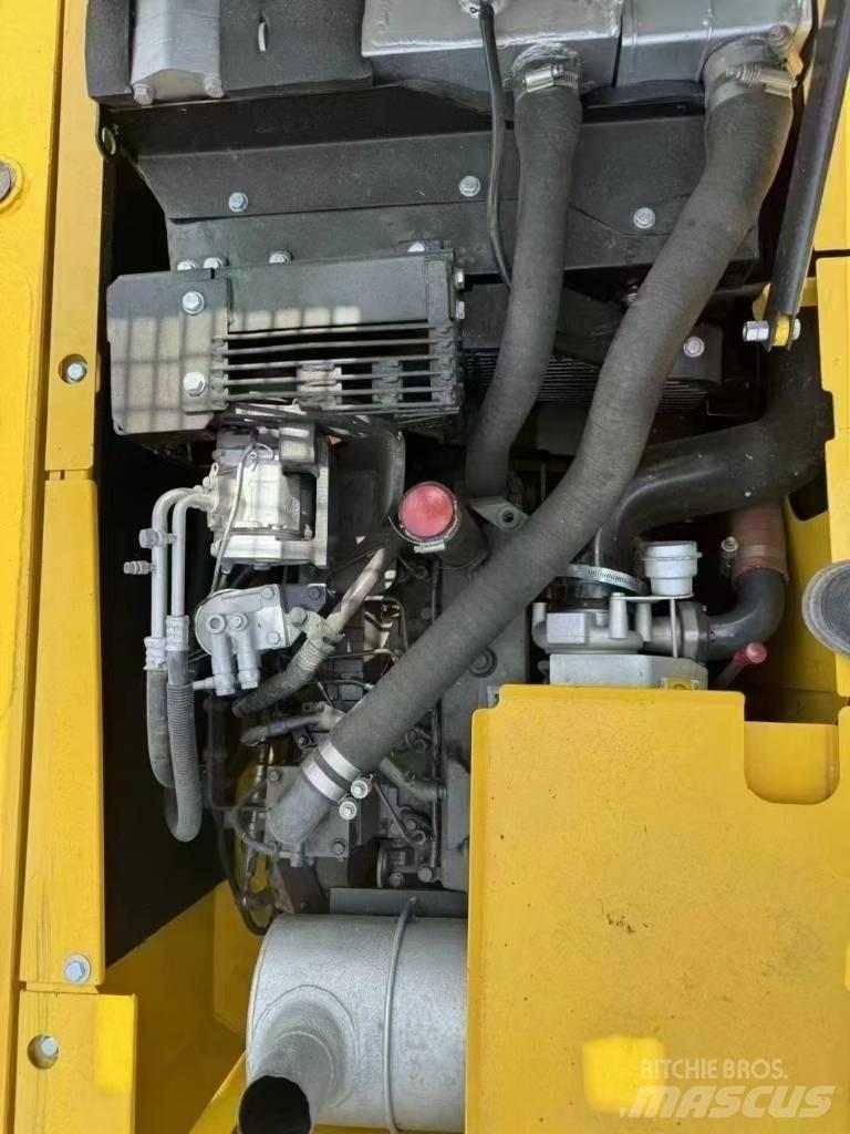 Komatsu PC 130 Excavatoare pe șenile
