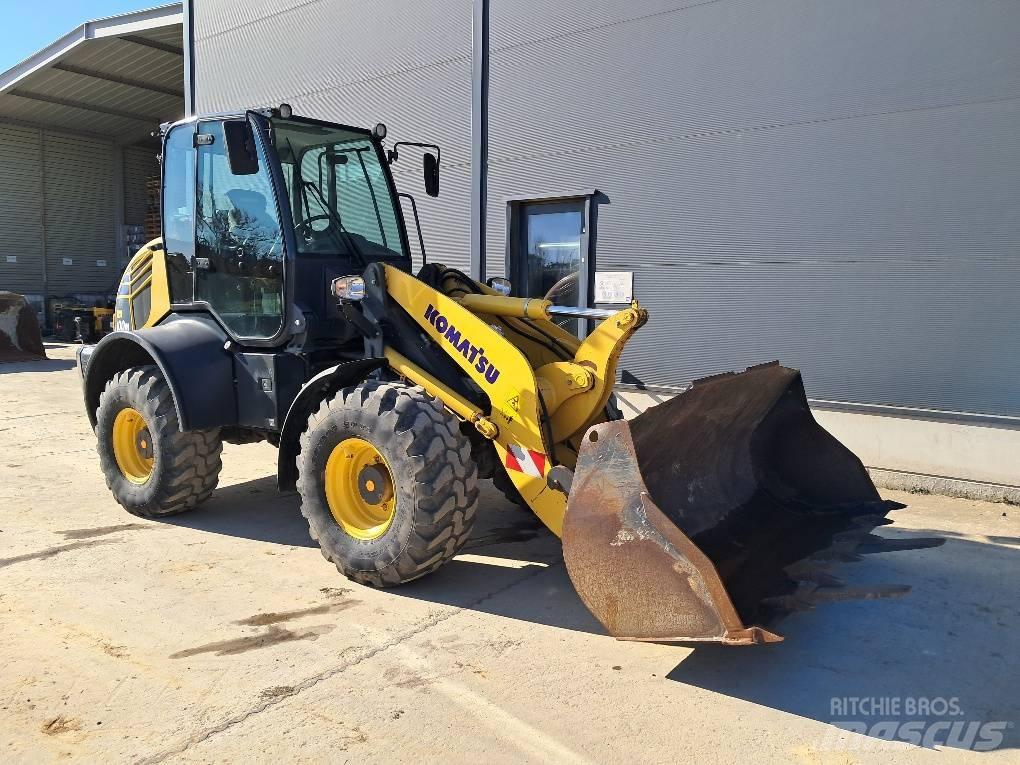 Komatsu WA100M-8 Incarcator pe pneuri