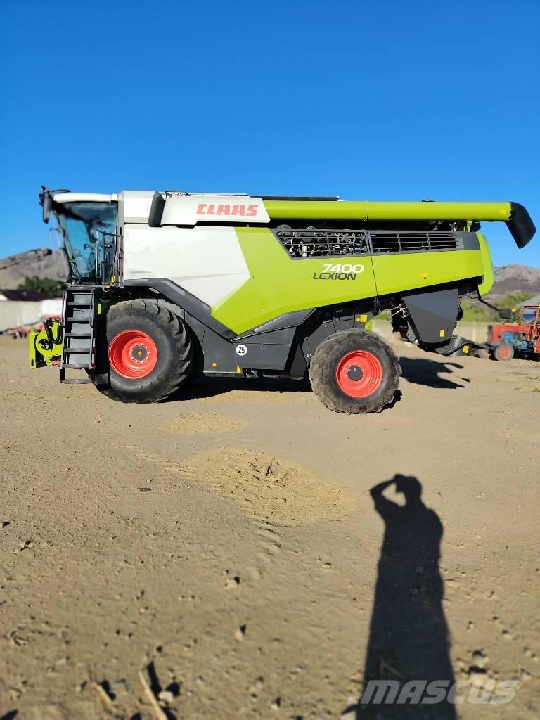 CLAAS Lexion 7400 Combine de secerat