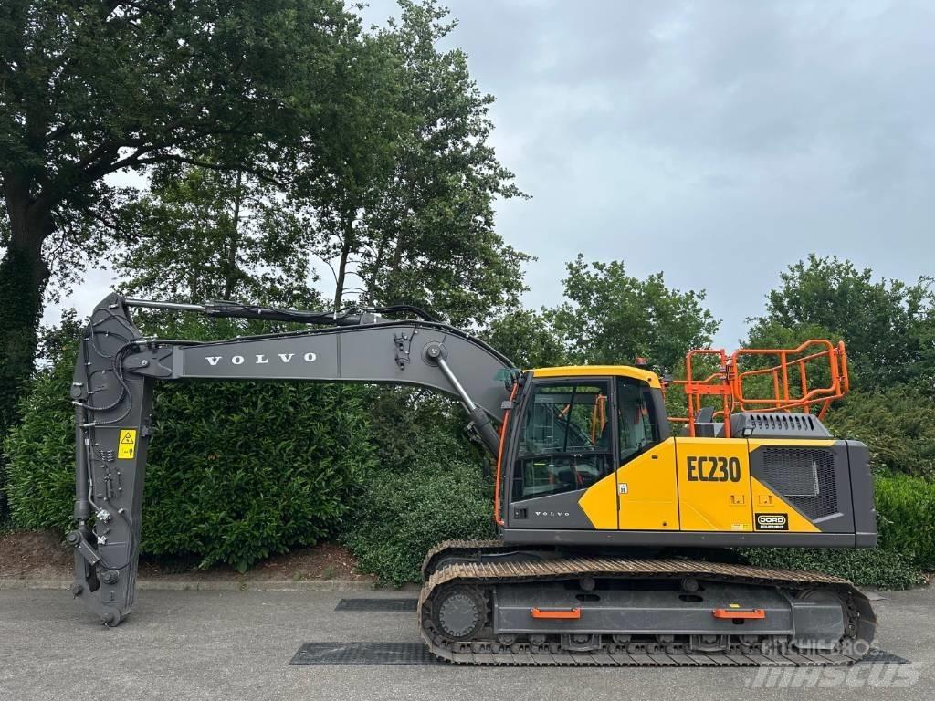 Volvo EC 230 Excavatoare pe șenile
