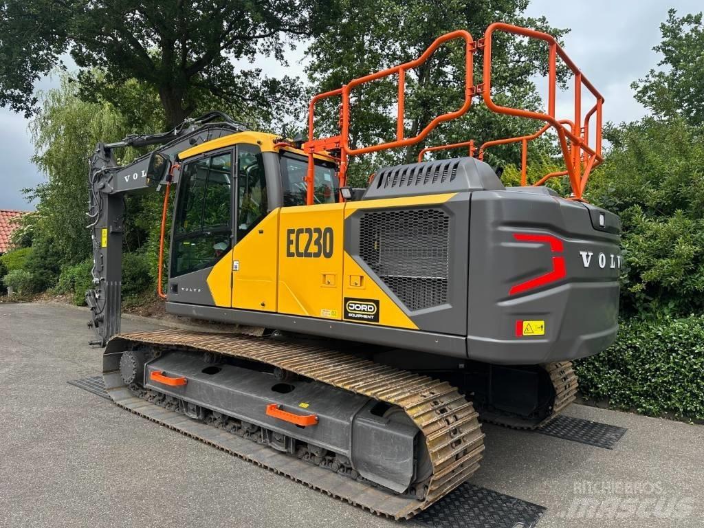 Volvo EC 230 Excavatoare pe șenile
