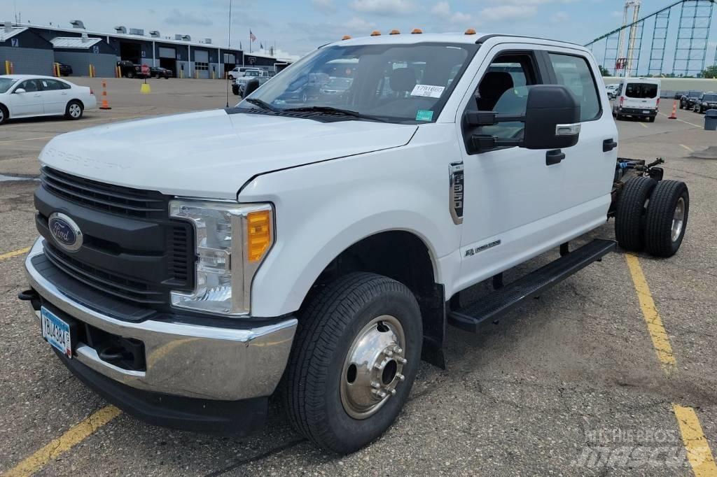 Ford F 350 XL SD Camion cabina sasiu