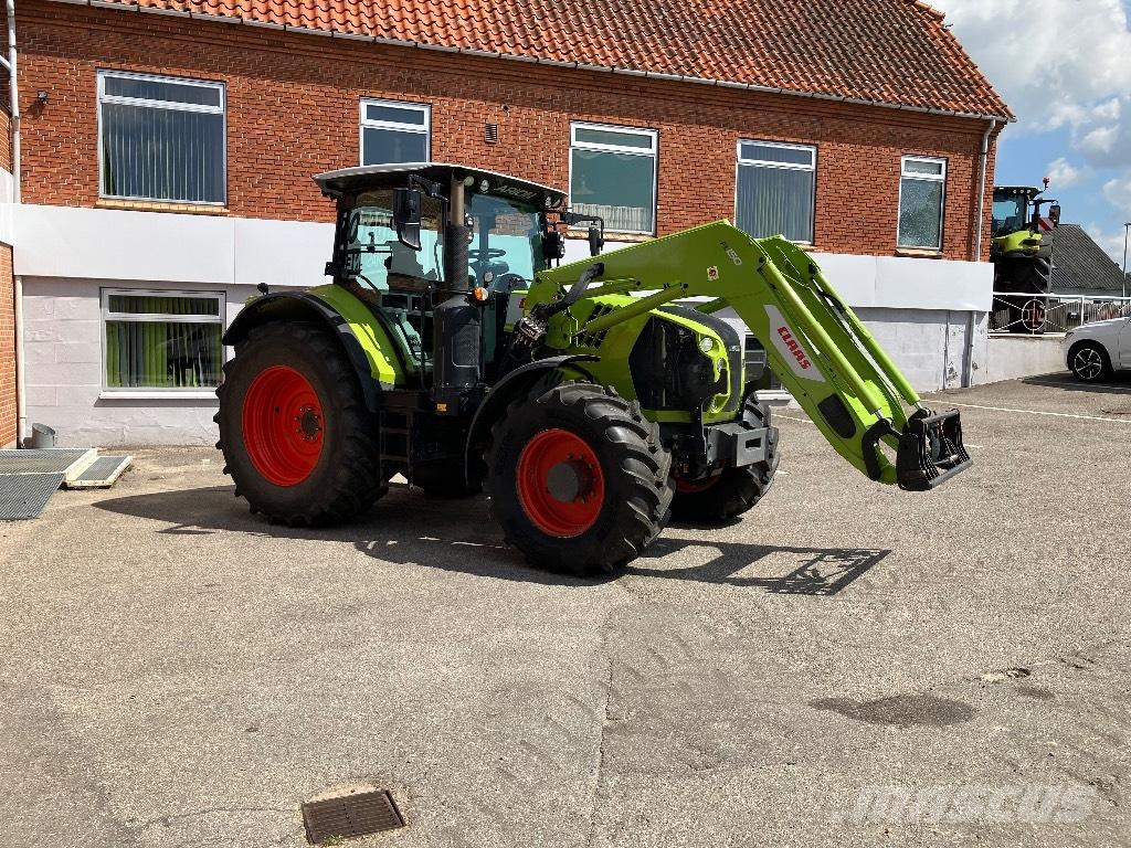 CLAAS Arion 650 CIS+ Tractoare