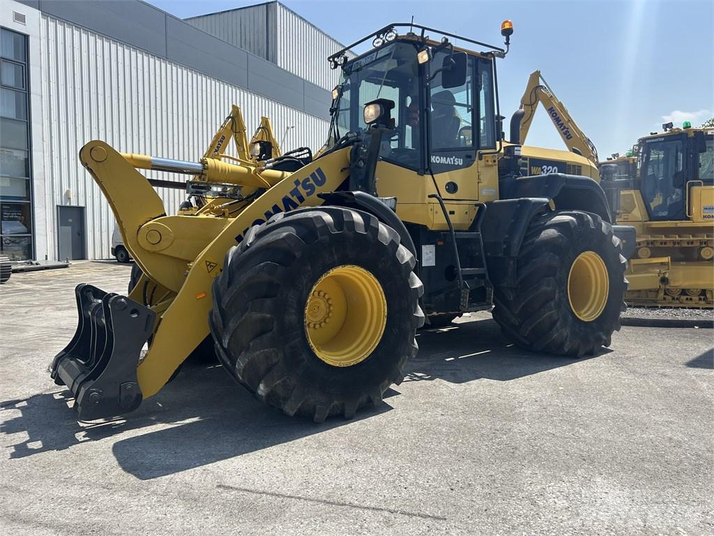 Komatsu WA320-7 Incarcator pe pneuri