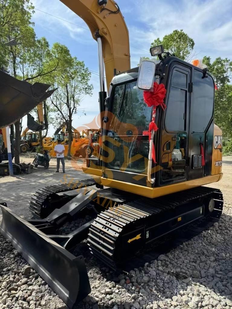 CAT 307 E2 Excavatoare 7t - 12t