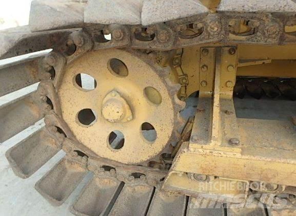 Mitsubishi BD2G Buldozere pe senile