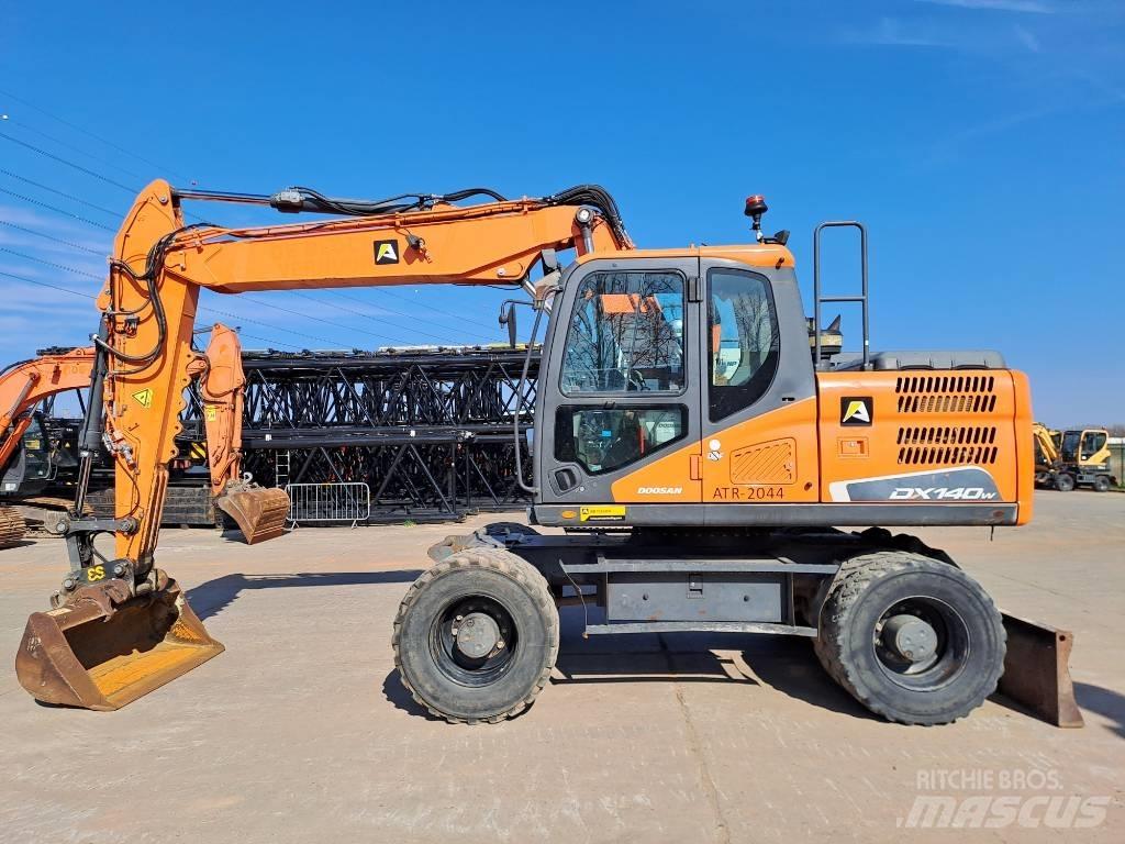 Doosan DX140W-5 Excavatoare cu roti