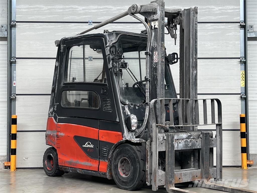 Linde E30L-01 Stivuitor electric