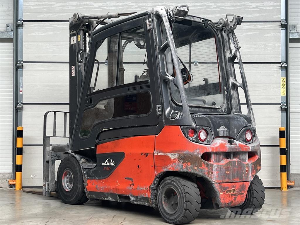 Linde E30L-01 Stivuitor electric