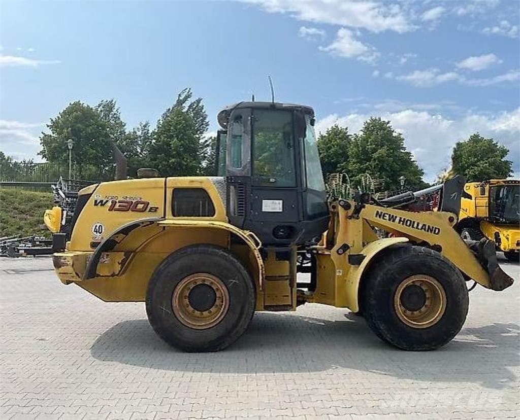 New Holland W 130B Incarcator pe pneuri