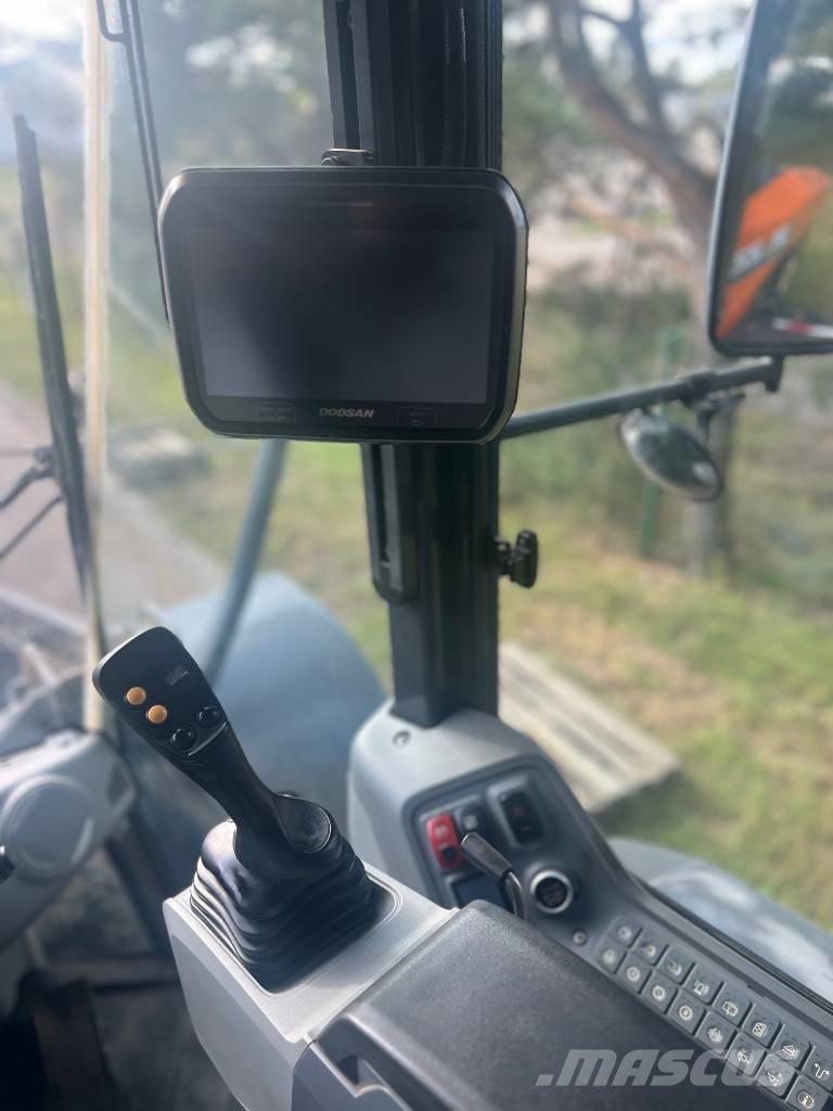 Doosan DL 220-7 Incarcator pe pneuri