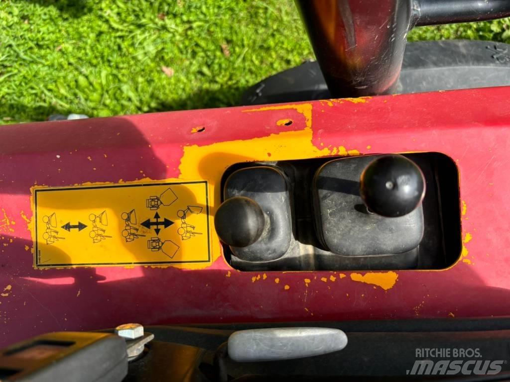 JCB 2 THS Minitractor de teren