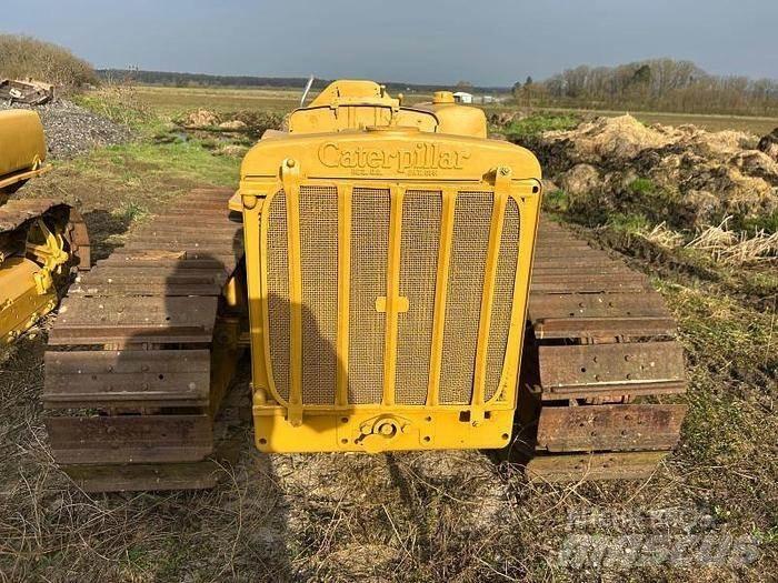 CAT D4 - Buldozere pe senile