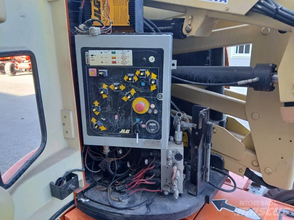 JLG E300AJP Nacele cu brat articulat