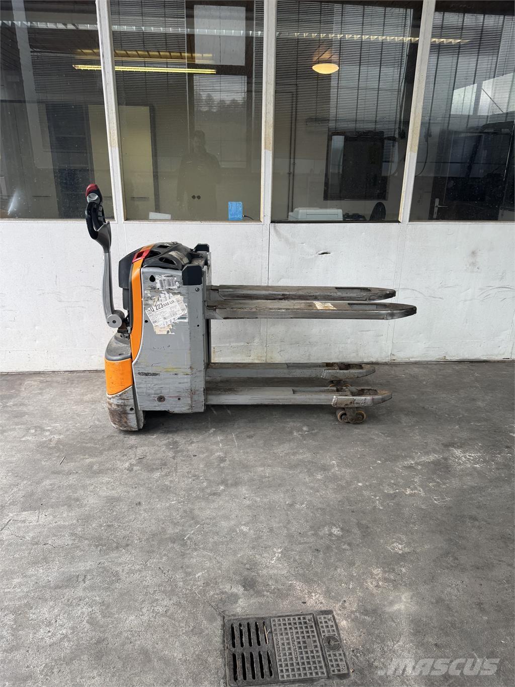 Still EXU-H18 Transpaleta manuala