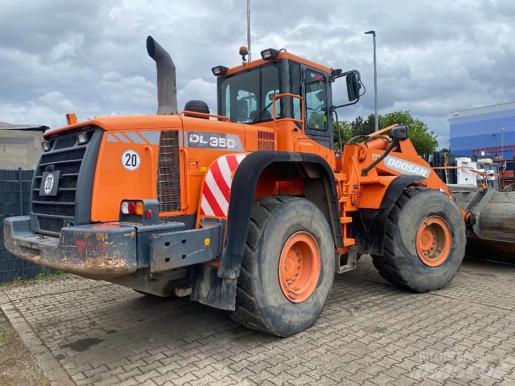 Doosan DL 350-3 Incarcator pe pneuri
