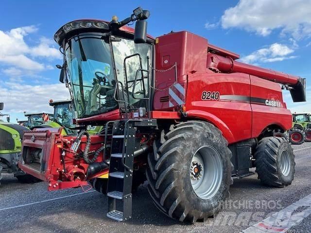 Case IH AF 8240 Combine de secerat