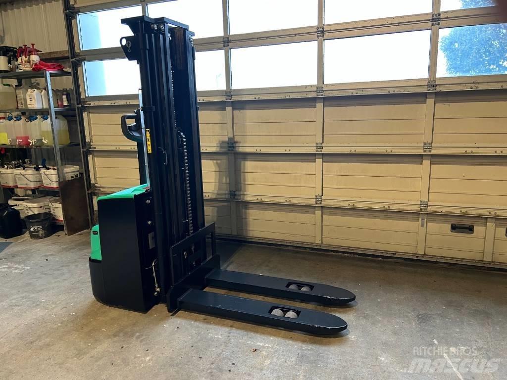 Mitsubishi SBP12N3 Transpaleti autopropulsanti