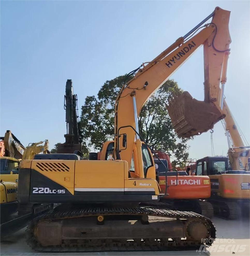 Hyundai R220LC-9S Excavatoare pe șenile
