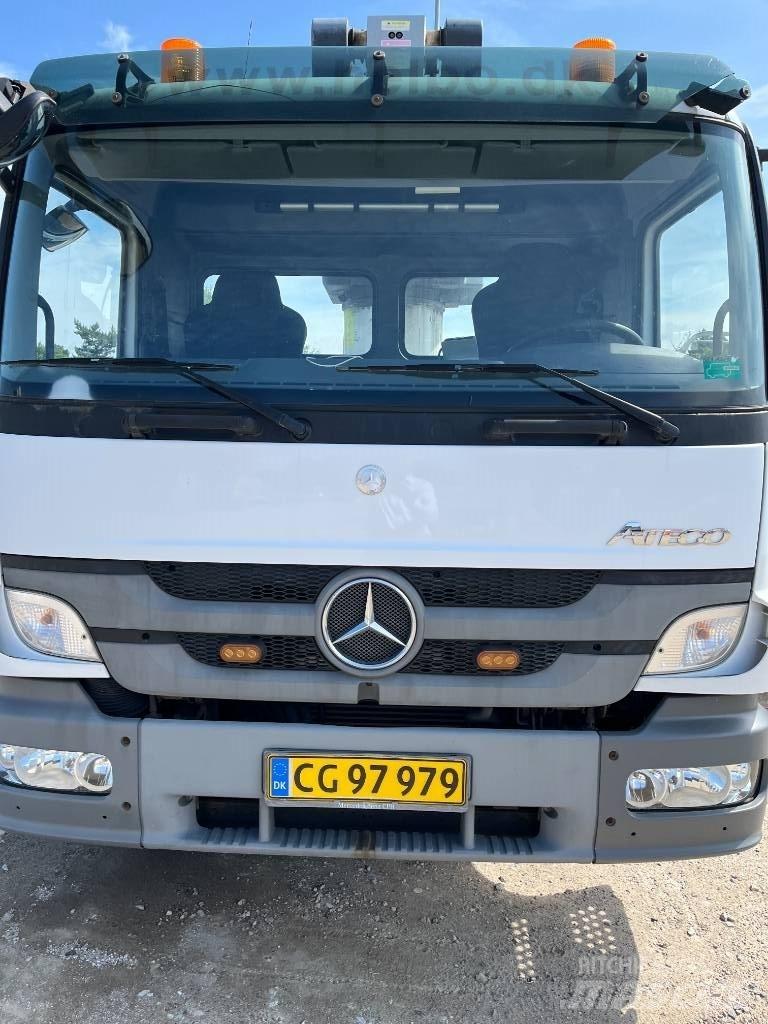 VERSALIFT VT-66-LF Platforme aeriene montate pe camion