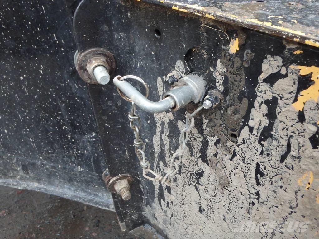 JCB 4 CN Buldoexcavatoare