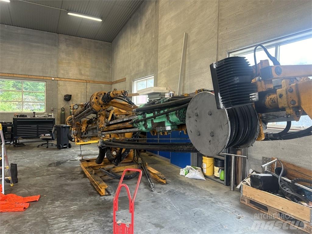 CAT 335 F L Echipamente de forare la suprafata