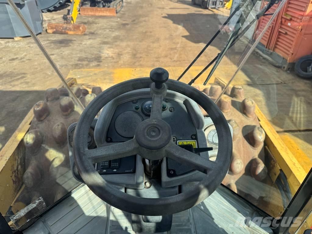 CAT CP 76 Compactoare monocilindrice